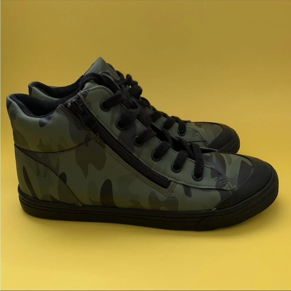 Cat & Jack Boys Kids Camo Skyler Style Side Zip Sneakers Shoes Size 5
